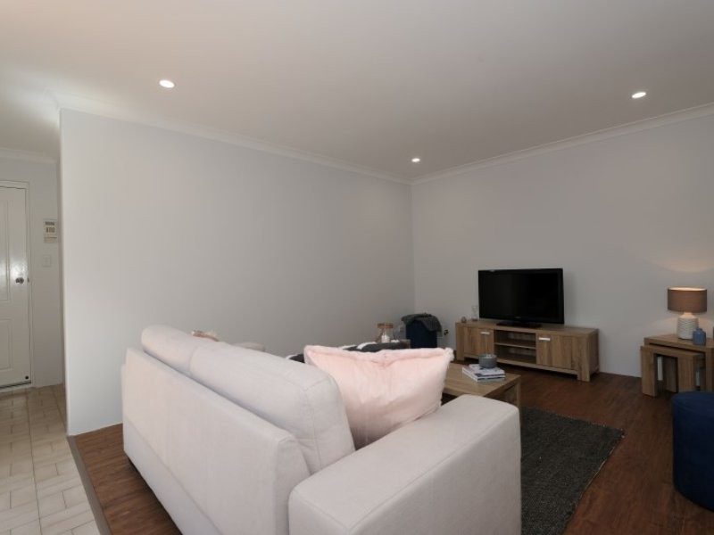 14 Juniper Place, Ballajura WA 6066