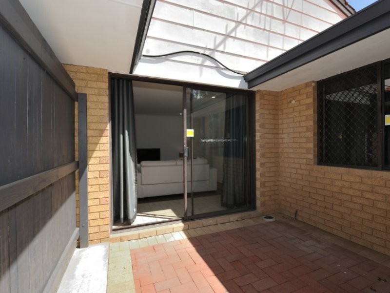 14 Juniper Place, Ballajura WA 6066