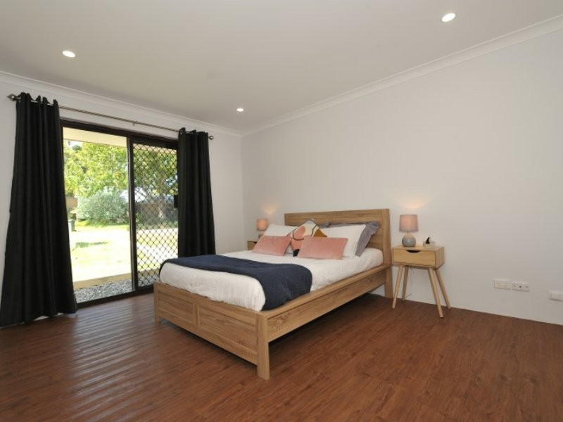 14 Juniper Place, Ballajura WA 6066