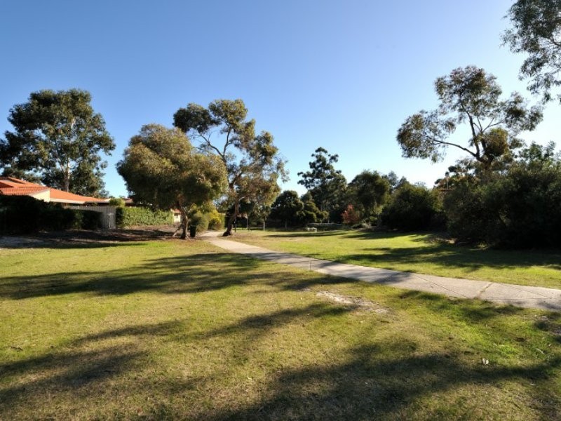 14 Juniper Place, Ballajura WA 6066