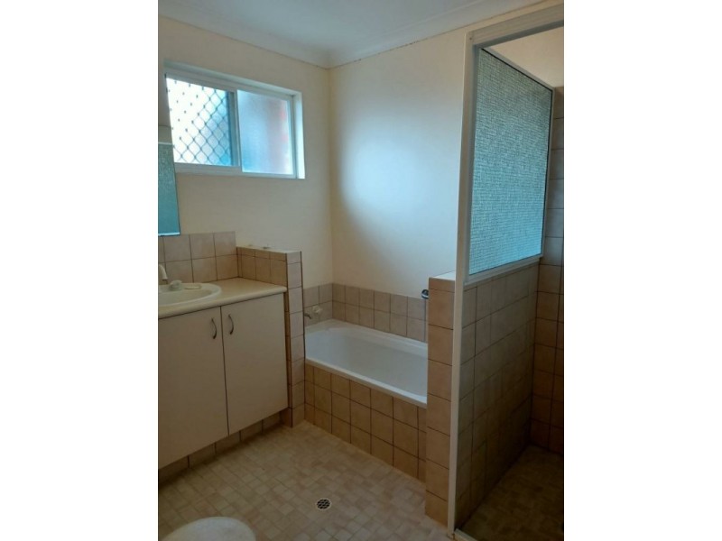 1/6 Fragrant Gardens, Mirrabooka WA 6061