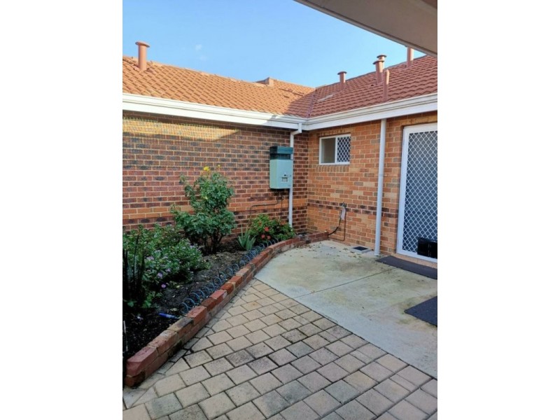 1/6 Fragrant Gardens, Mirrabooka WA 6061