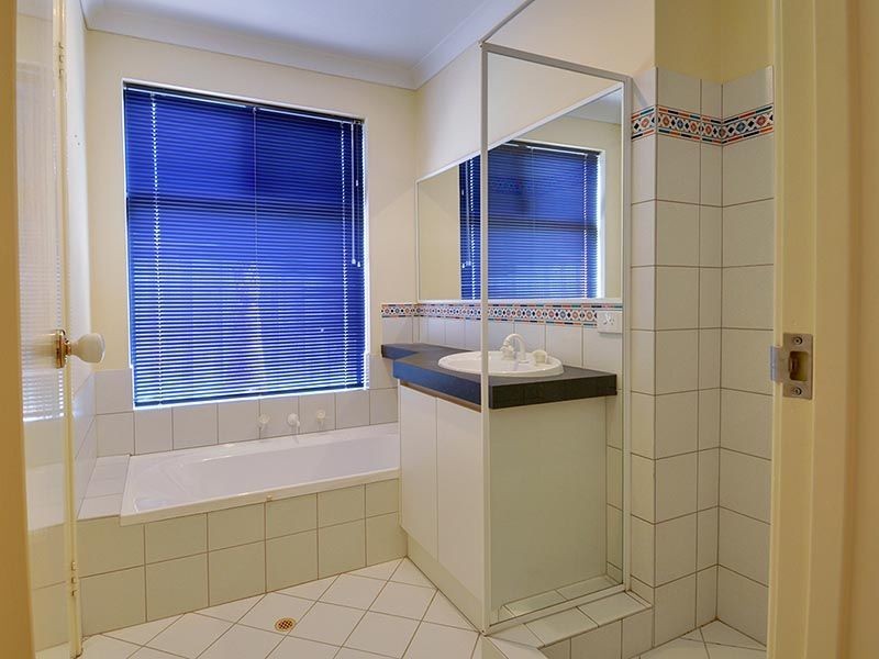 42 Portofino Turn, Ellenbrook WA 6069