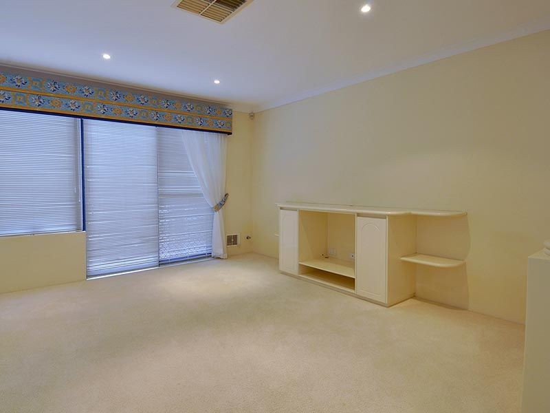 42 Portofino Turn, Ellenbrook WA 6069