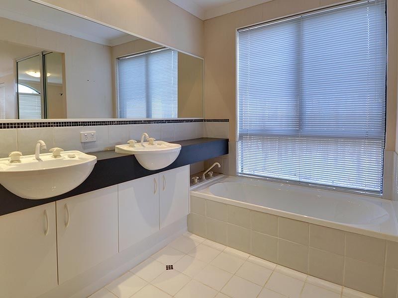 42 Portofino Turn, Ellenbrook WA 6069