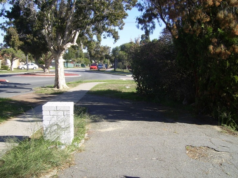 15 Finchley Crescent, Balga WA 6061