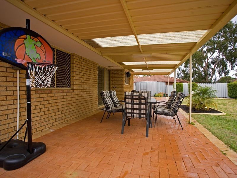 29 Beeston Crescent, Marangaroo WA 6064