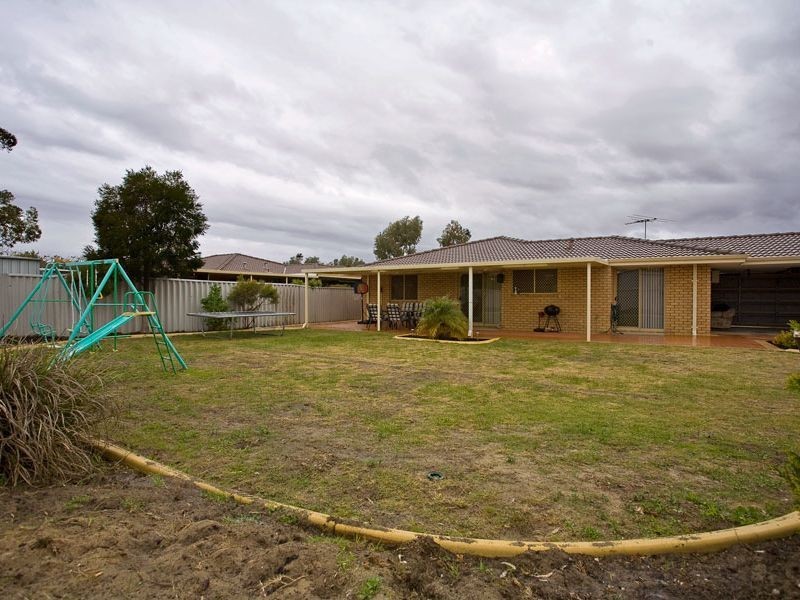 29 Beeston Crescent, Marangaroo WA 6064