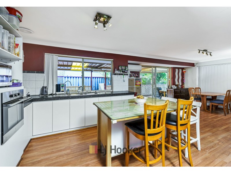 17 Saltwood Crt, Ballajura WA 6066