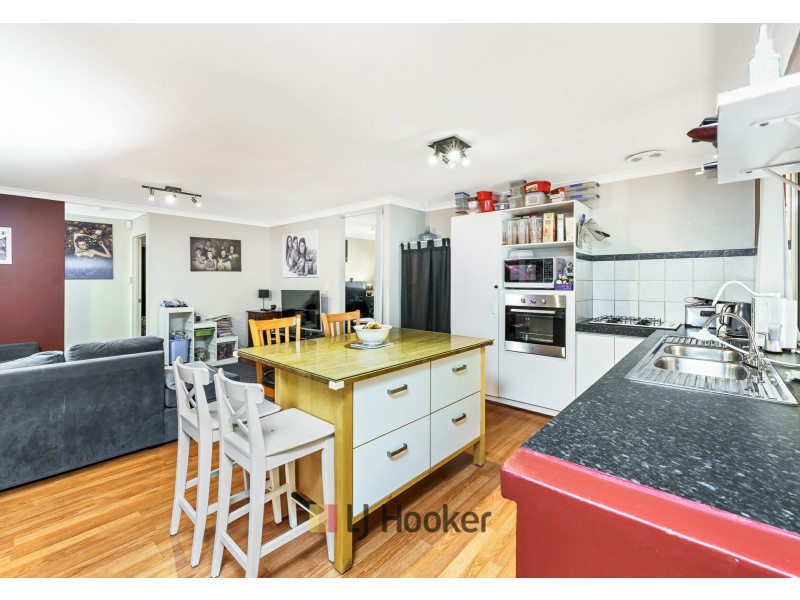 17 Saltwood Crt, Ballajura WA 6066