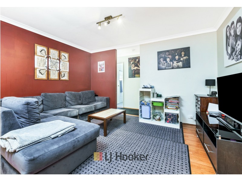 17 Saltwood Crt, Ballajura WA 6066