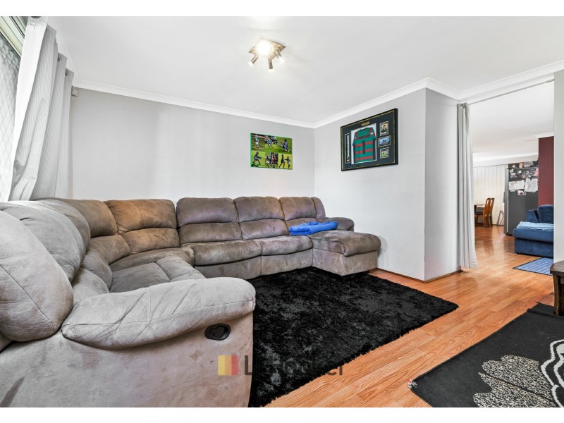17 Saltwood Crt, Ballajura WA 6066