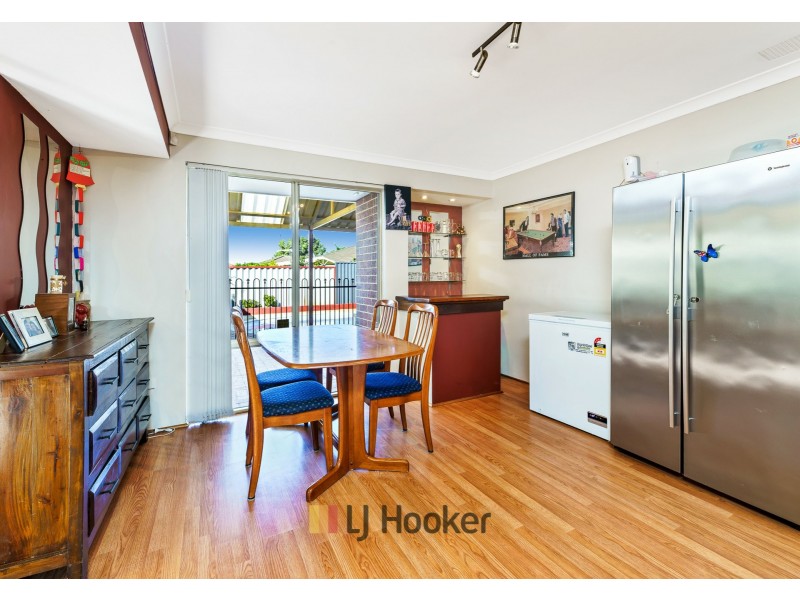 17 Saltwood Crt, Ballajura WA 6066