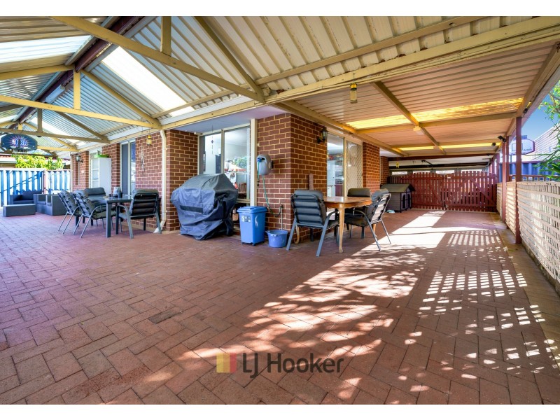 17 Saltwood Crt, Ballajura WA 6066
