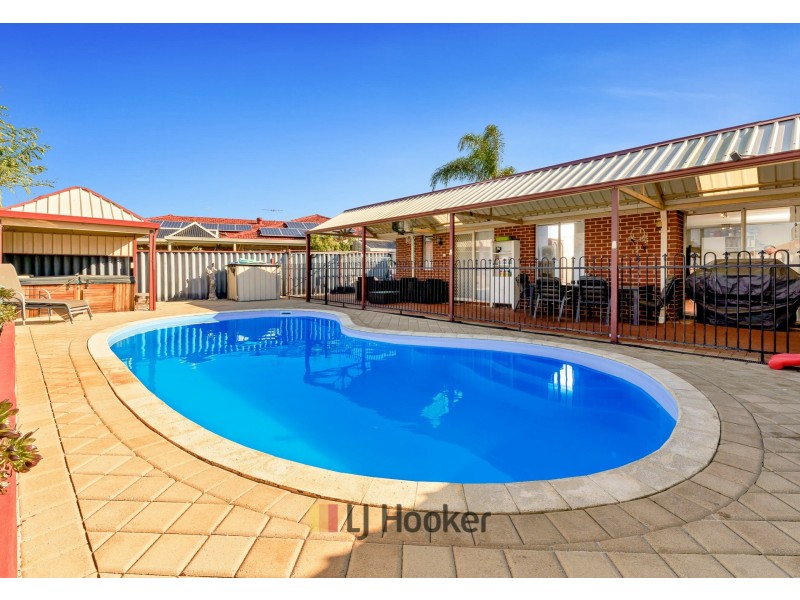 17 Saltwood Crt, Ballajura WA 6066