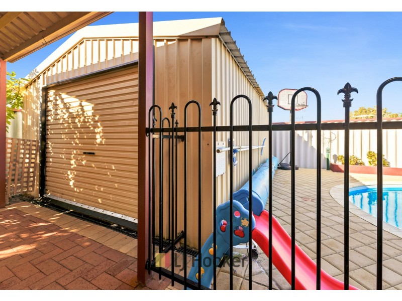 17 Saltwood Crt, Ballajura WA 6066