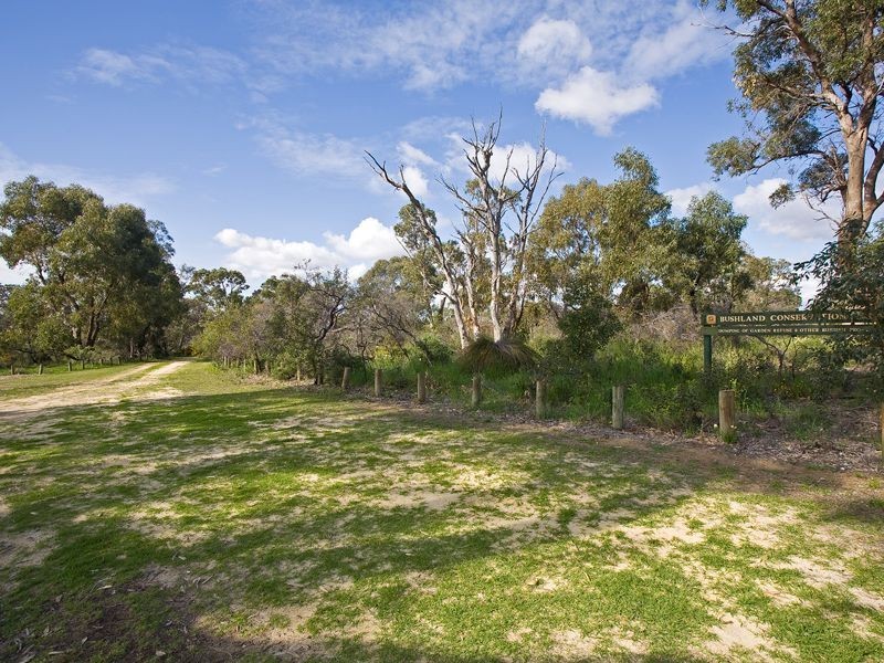 11 Tay Place, Hamersley WA 6022