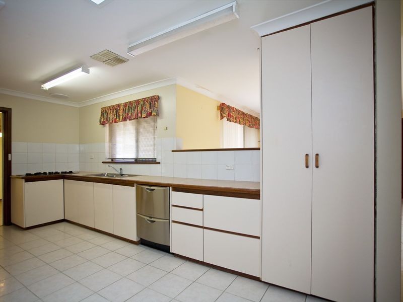 11 Tay Place, Hamersley WA 6022