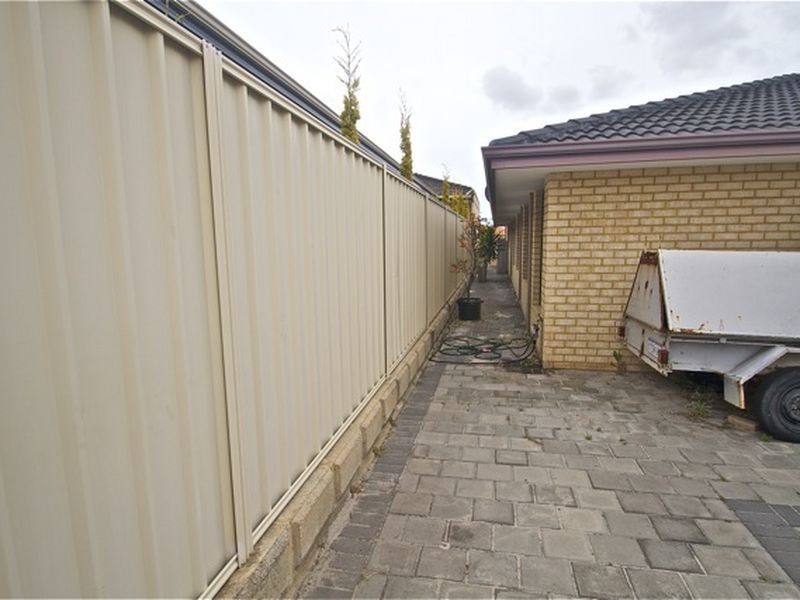 A/8 Lively Circle, Mirrabooka WA 6061