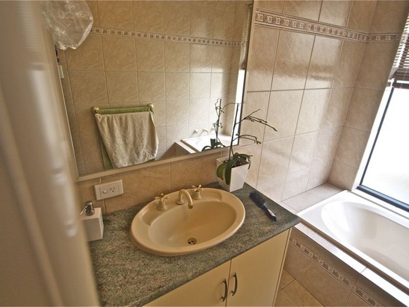 A/8 Lively Circle, Mirrabooka WA 6061