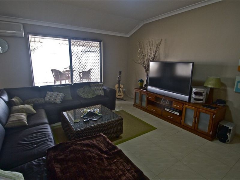 A/8 Lively Circle, Mirrabooka WA 6061