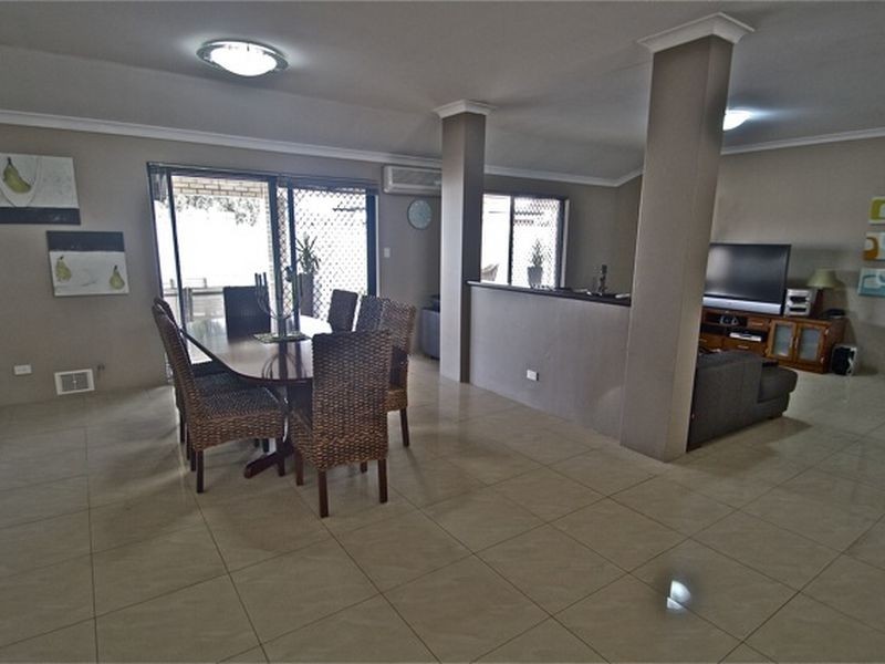 A/8 Lively Circle, Mirrabooka WA 6061