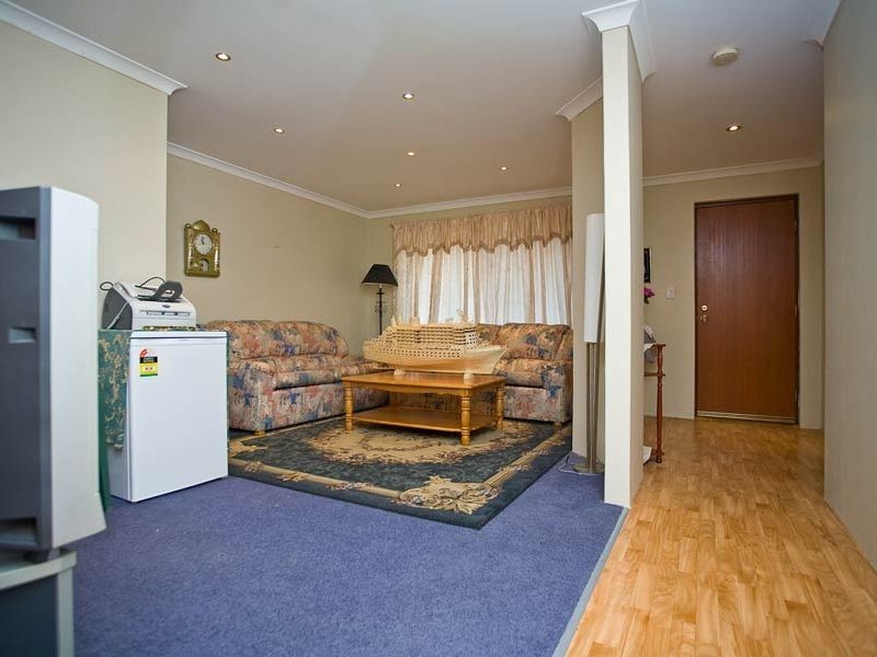 42 Cleveland Court, Marangaroo WA 6064