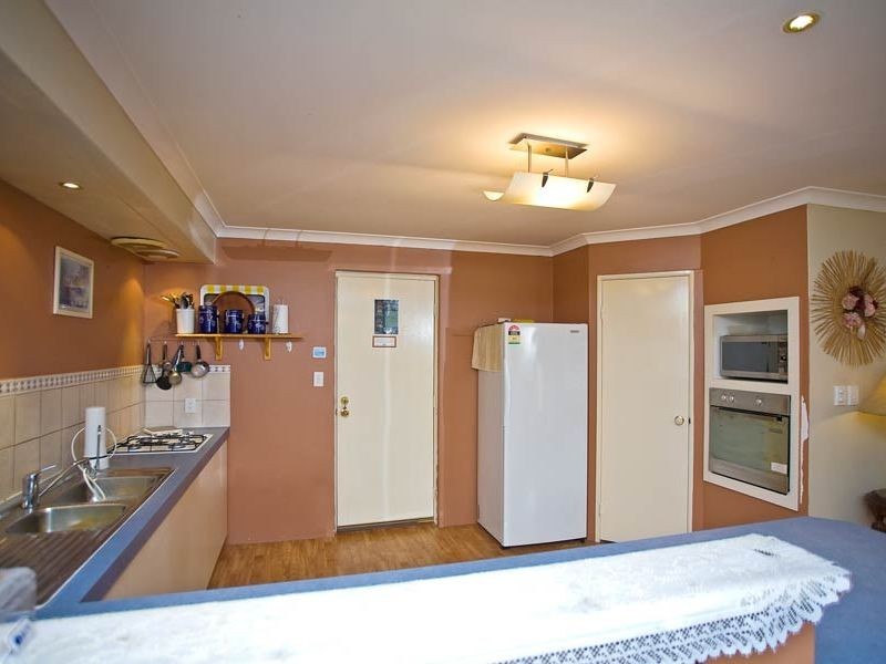 42 Cleveland Court, Marangaroo WA 6064