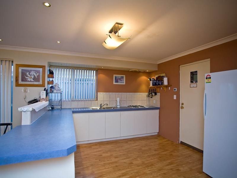 42 Cleveland Court, Marangaroo WA 6064