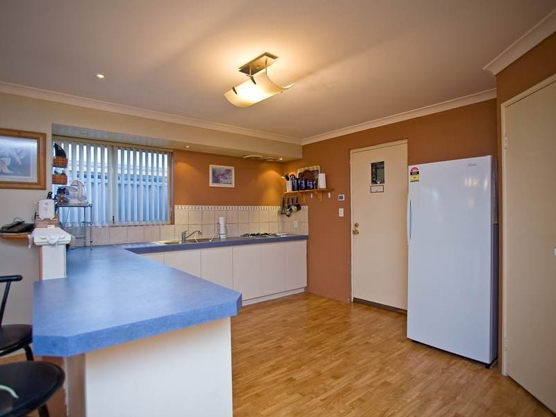 42 Cleveland Court, Marangaroo WA 6064