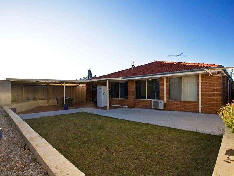 42 Cleveland Court, Marangaroo WA 6064