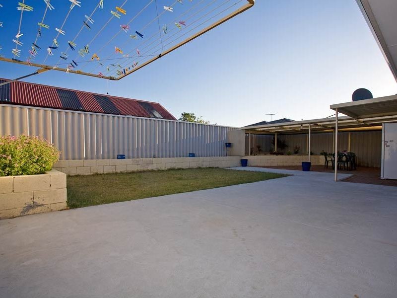 42 Cleveland Court, Marangaroo WA 6064