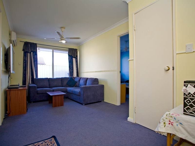 42 Cleveland Court, Marangaroo WA 6064