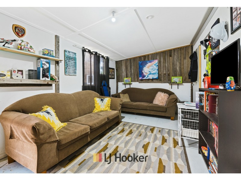 14 Hainsworth Avenue, Girrawheen WA 6064