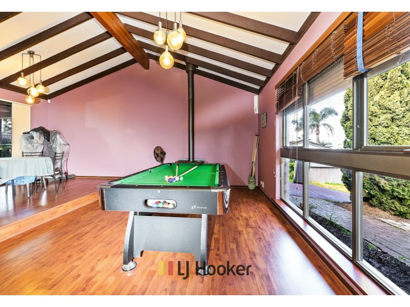8 Barr Court, Thornlie WA 6108