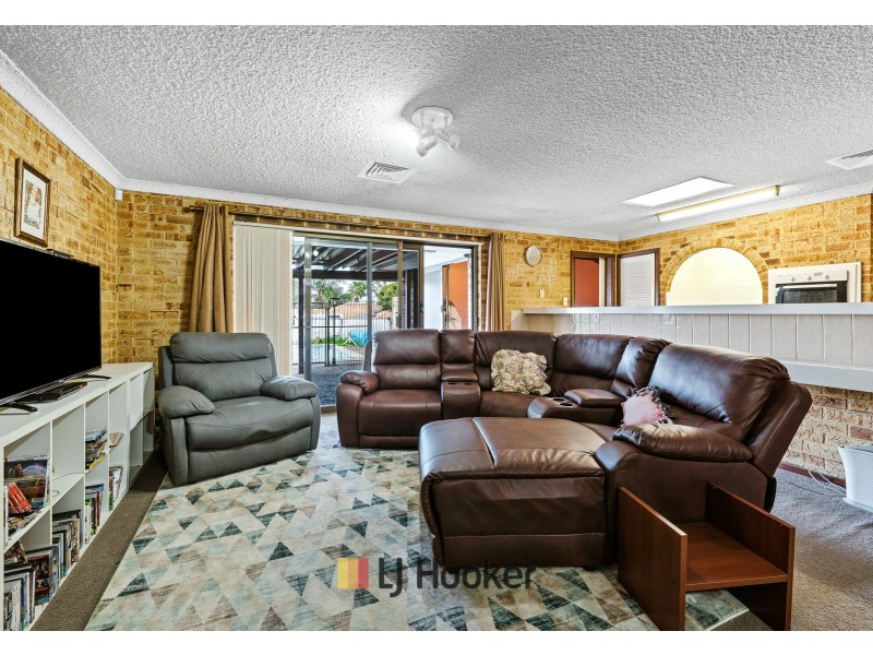 8 Barr Court, Thornlie WA 6108