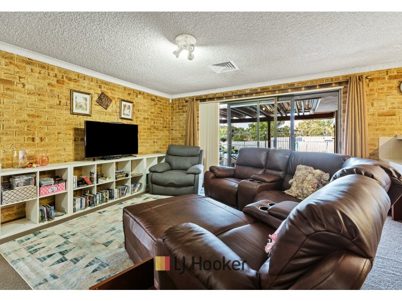 8 Barr Court, Thornlie WA 6108
