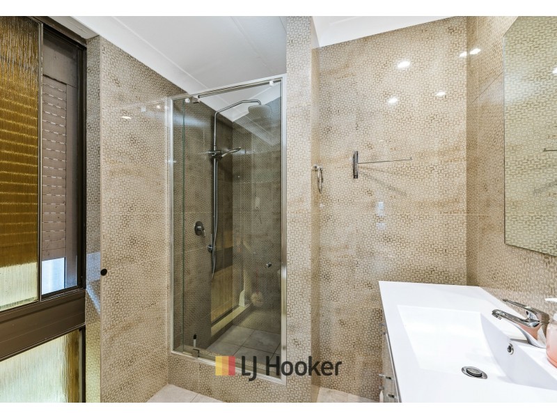 8 Barr Court, Thornlie WA 6108