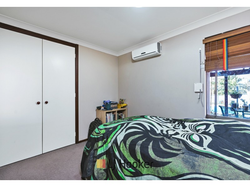 8 Barr Court, Thornlie WA 6108