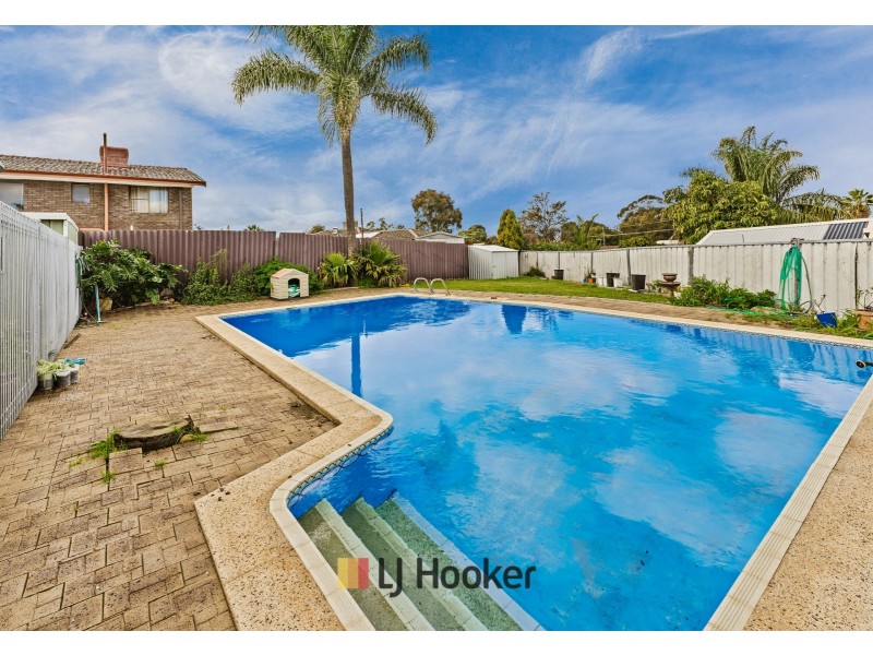 8 Barr Court, Thornlie WA 6108