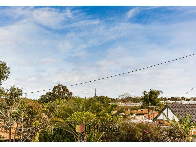 8 Barr Court, Thornlie WA 6108