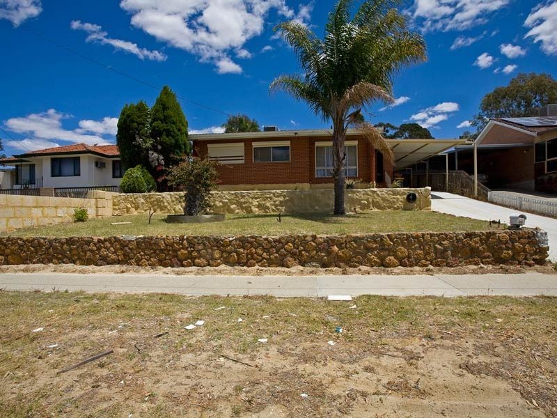 39 Sturtridge Road, Lockridge WA 6054