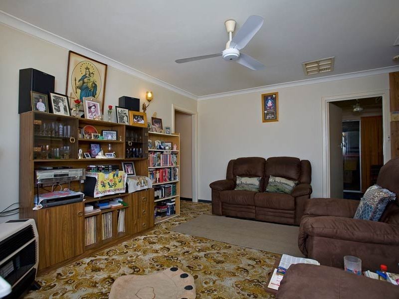 39 Sturtridge Road, Lockridge WA 6054