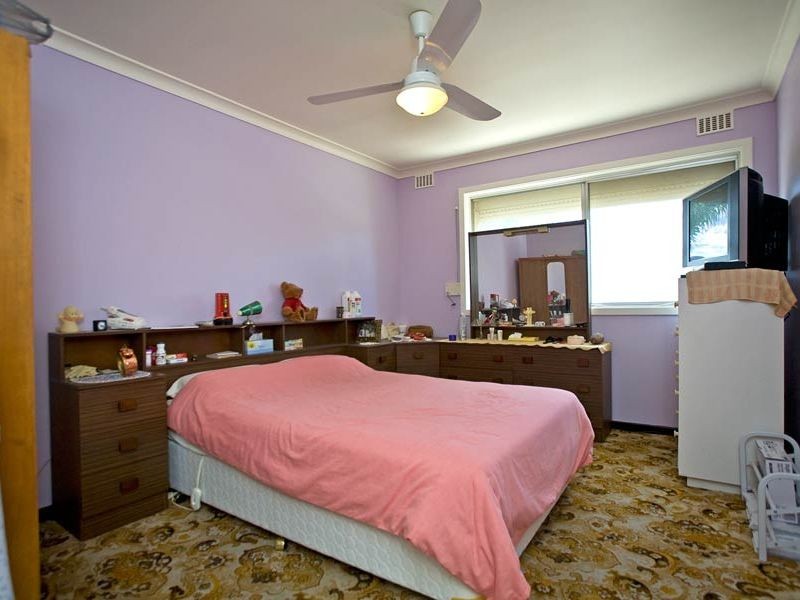 39 Sturtridge Road, Lockridge WA 6054