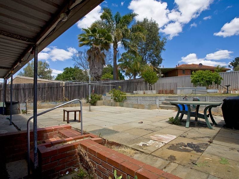 39 Sturtridge Road, Lockridge WA 6054