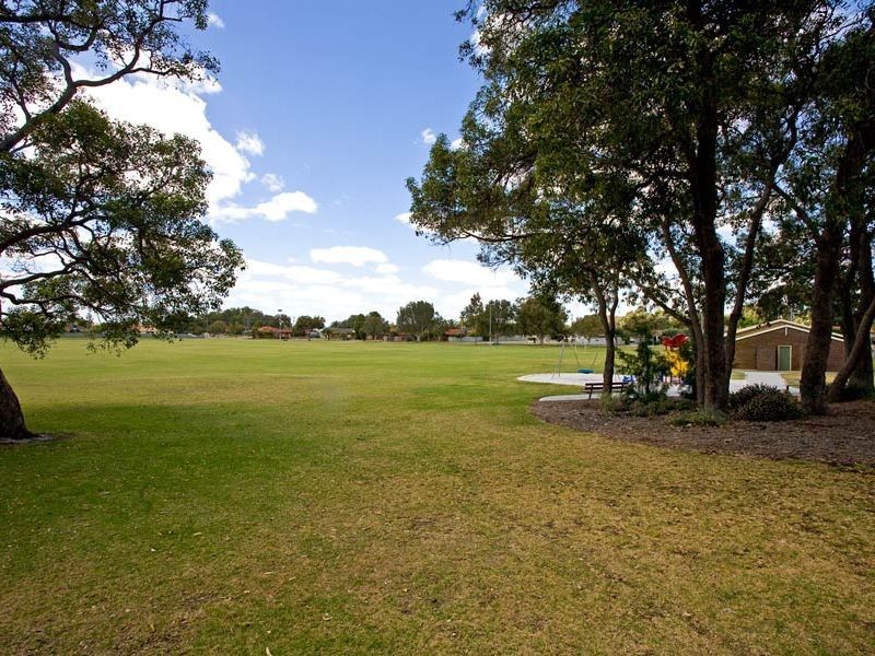 39 Sturtridge Road, Lockridge WA 6054