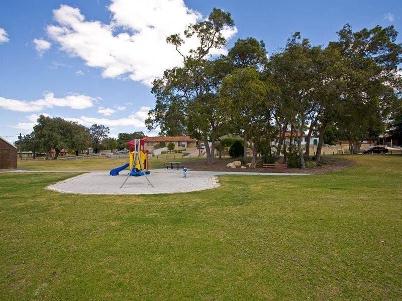 39 Sturtridge Road, Lockridge WA 6054