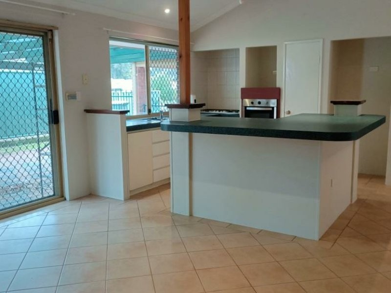 18 Yeates Lane, Stratton WA 6056