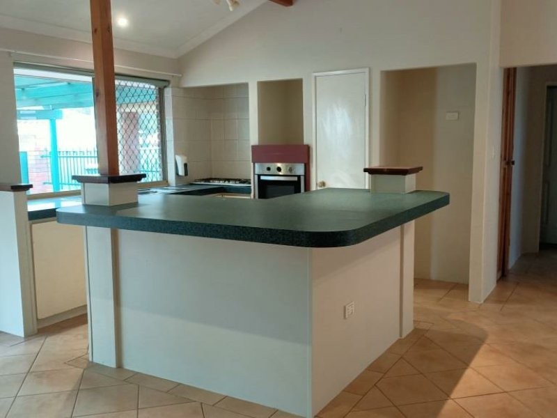 18 Yeates Lane, Stratton WA 6056