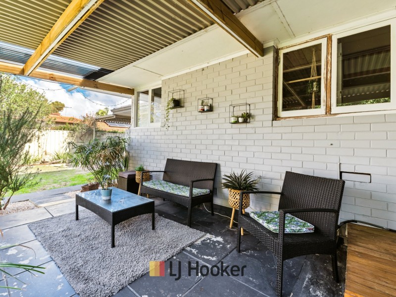 14 Hainsworth Ave, Girrawheen WA 6064